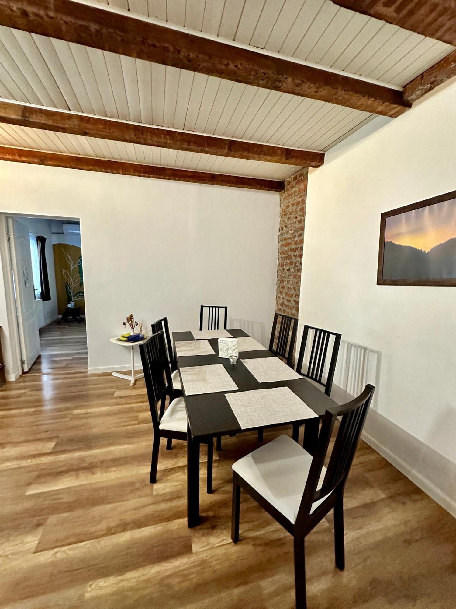 Villa Interbelic House With Courtyard And Terrace Bukarest Exterior foto